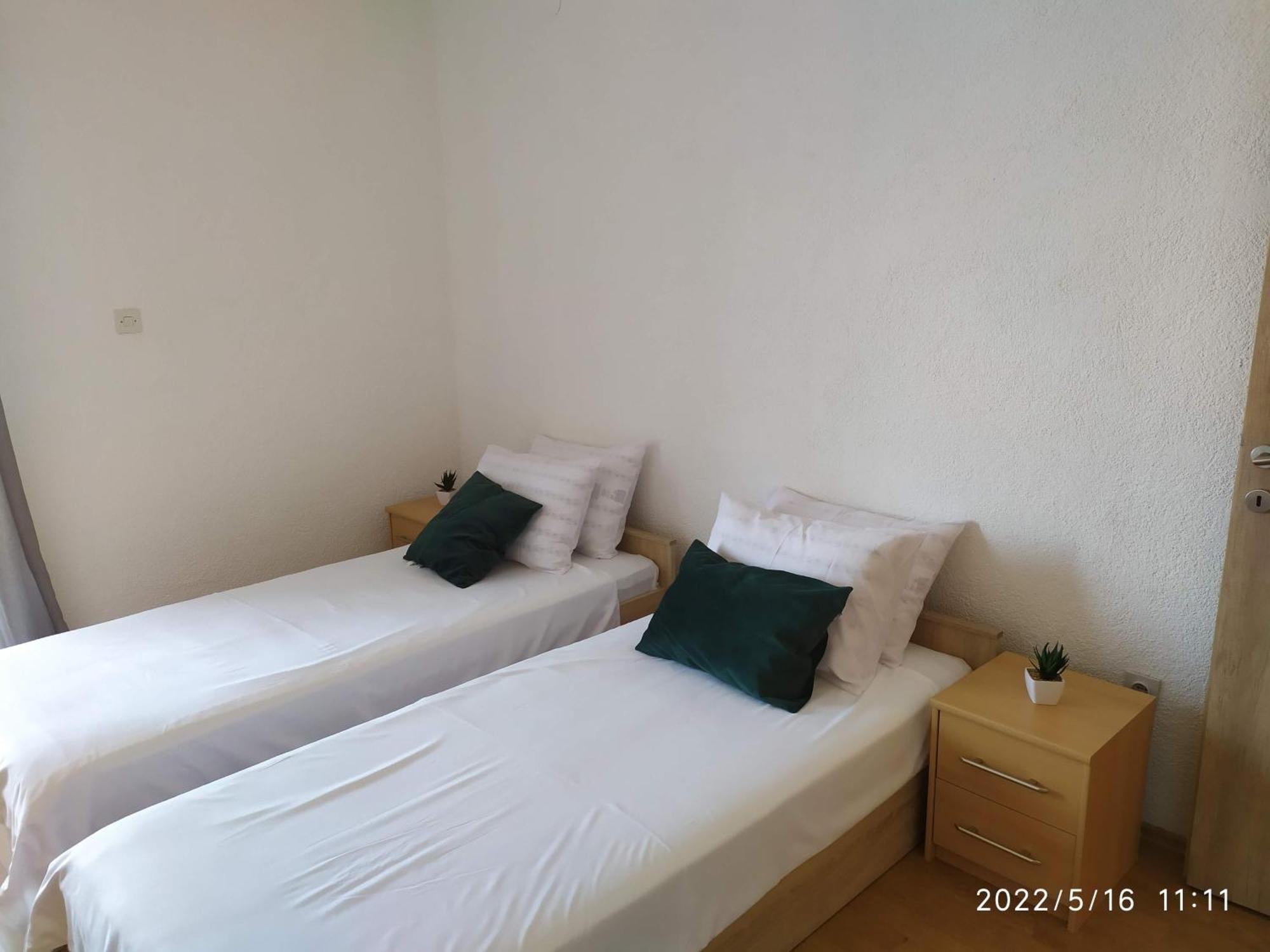 Apartments And Room Suza Senj  Ngoại thất bức ảnh